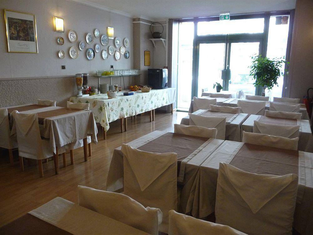 Hotel Alexander Perpignan Luaran gambar