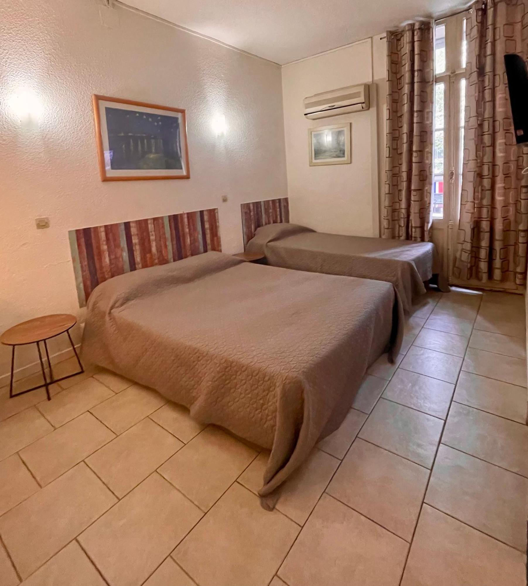 Hotel Alexander Perpignan Luaran gambar