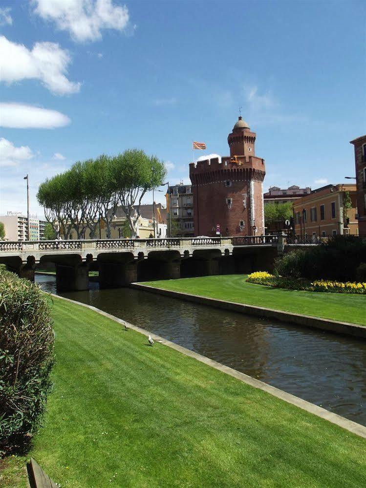 Hotel Alexander Perpignan Luaran gambar